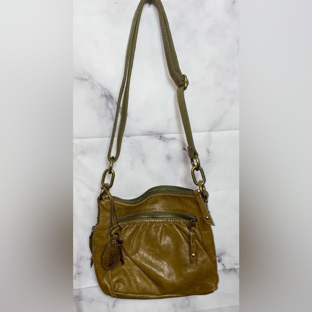 Vintage Fossil Leather w/ Keylock Crossbody Brown Bag